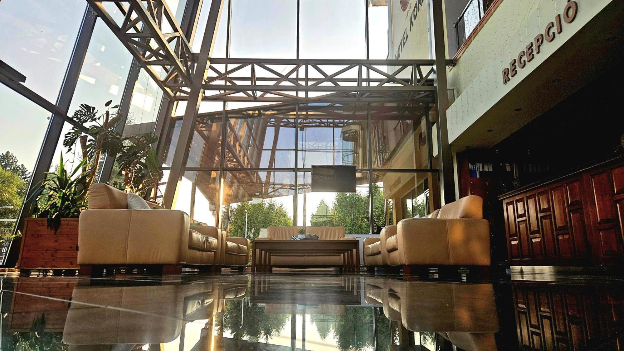 Koenig Hotel Надьканижа Экстерьер фото